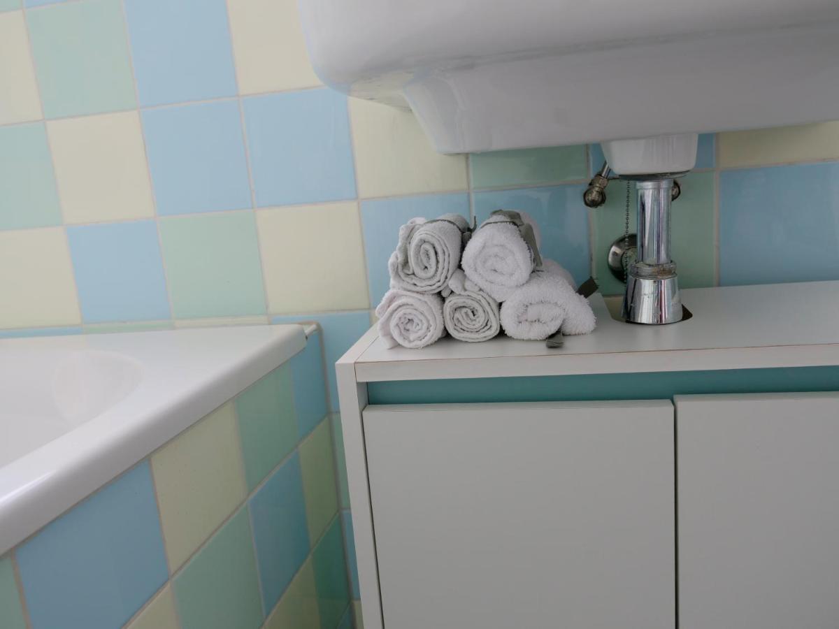 روتردام The Diesel Bed And Breakfast المظهر الخارجي الصورة
